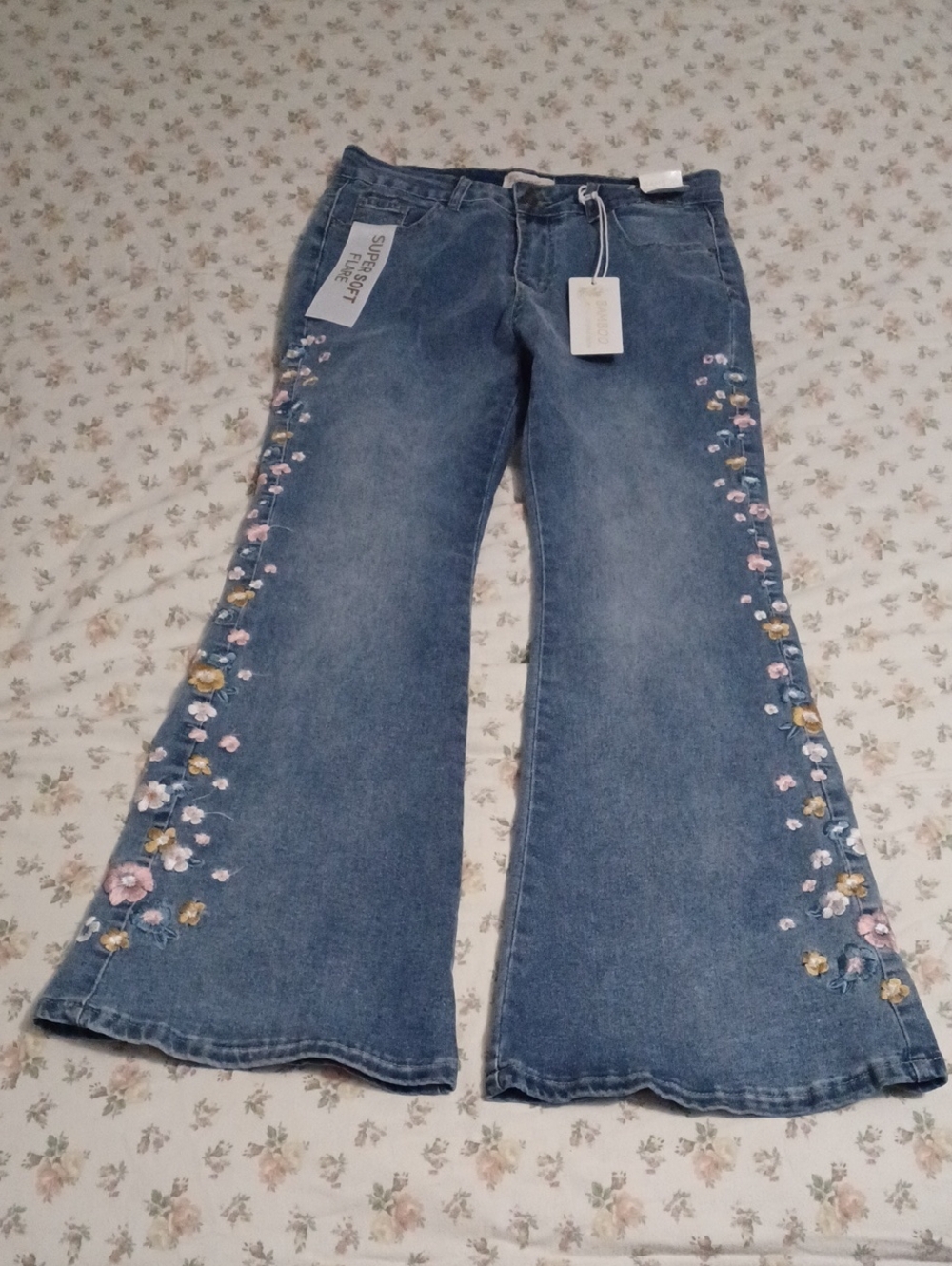 Bamboo Women’s Blue Embroidered Flare Jeans With Floral Side Details Size 13 - Picture 14 of 14